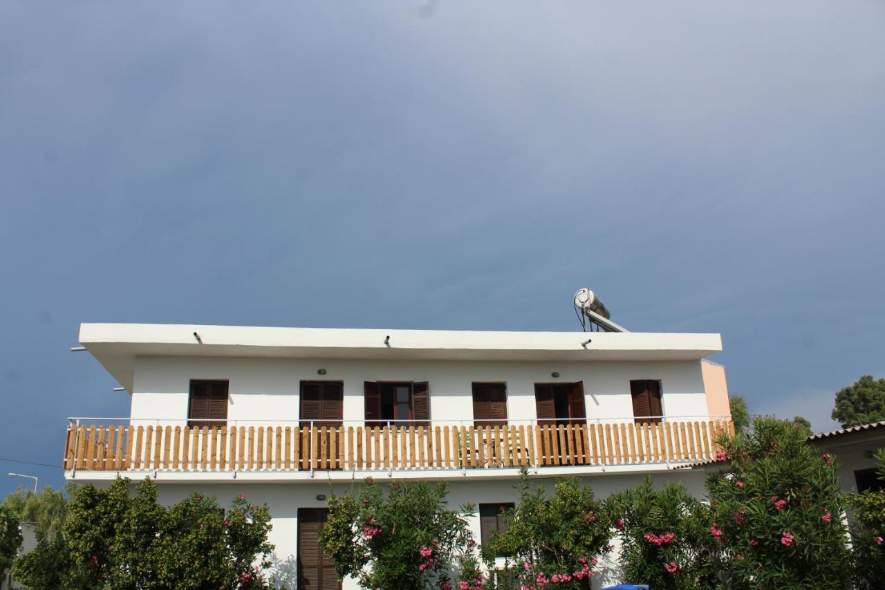 Nikos Seaside Apartments Litheres Exterior photo